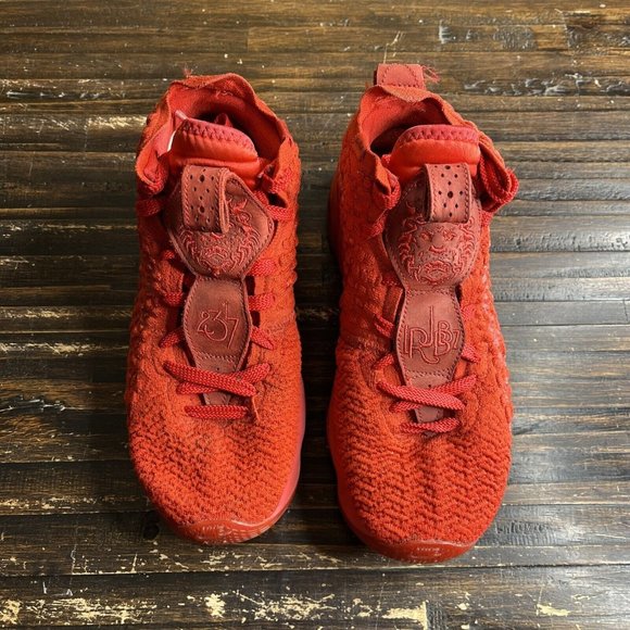 Nike LeBron XVII 17 Red Carpet GS Youth Size 6Y BQ5594-600 - Picture 4 of 7